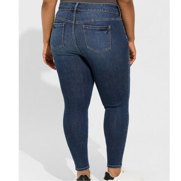 TORRID Jegging Skinny Super Soft High-Rise Deconstructed Jeans - Picture 3 of 12